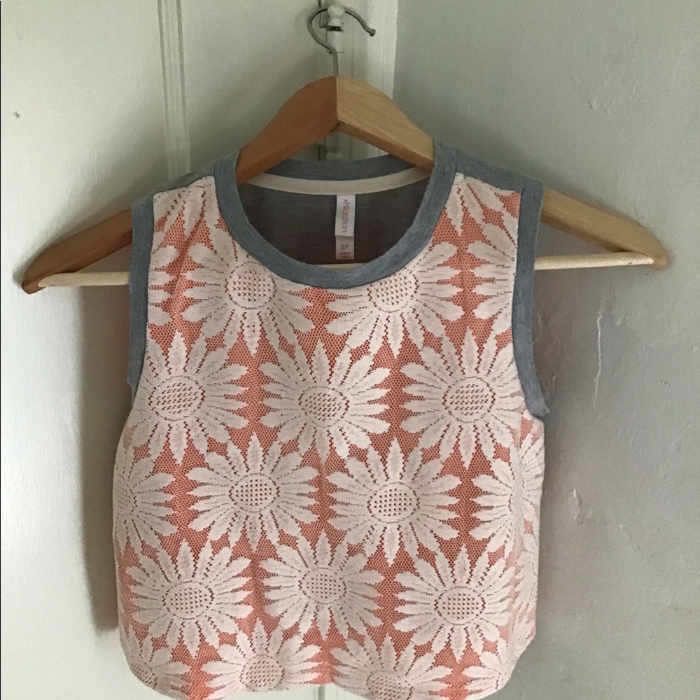 Crop top with lace